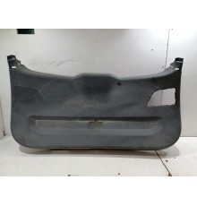 Обшивка крышки багажника