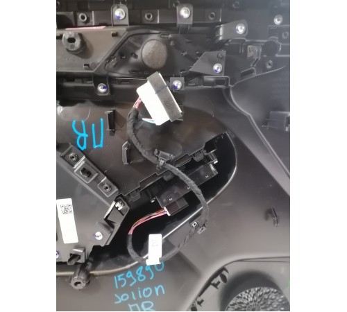 Обшивка двери передняя правая