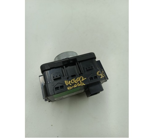 Блок кнопок центральной консоли многофункциональных