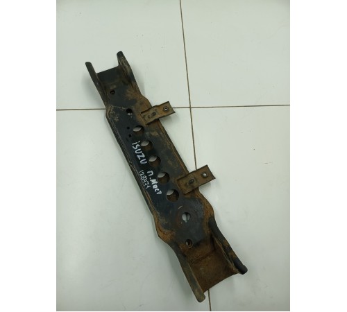 Кронштейн поперечный переднего моста