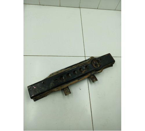 Кронштейн поперечный переднего моста