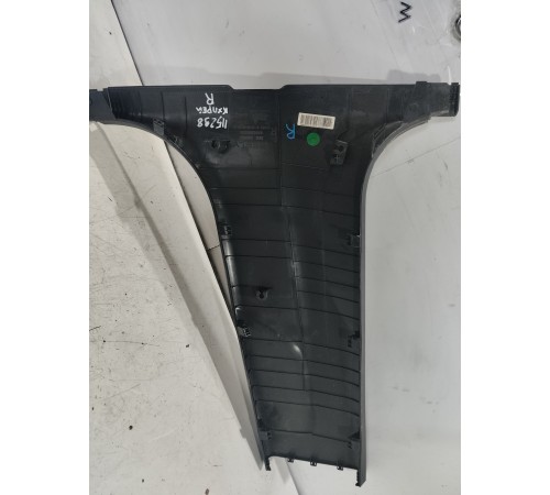 Обшивка центральной стойки правая нижняя