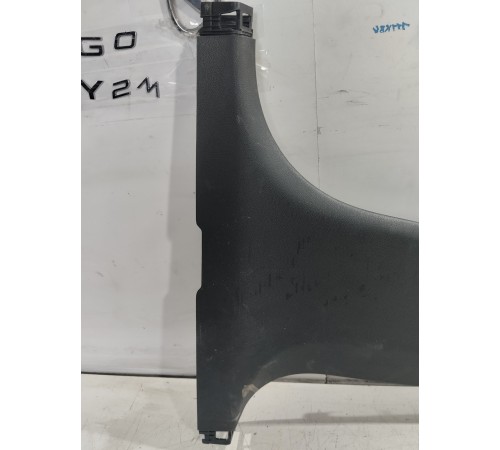 Обшивка центральной стойки правая нижняя