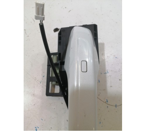 Ручка двери передняя левая наружная