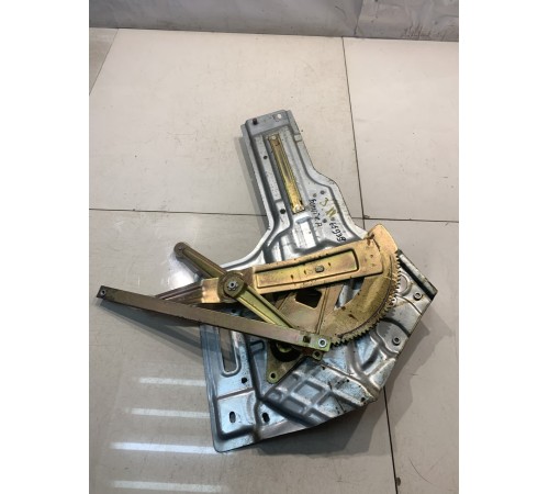 Стеклоподъемник (задний, правый)