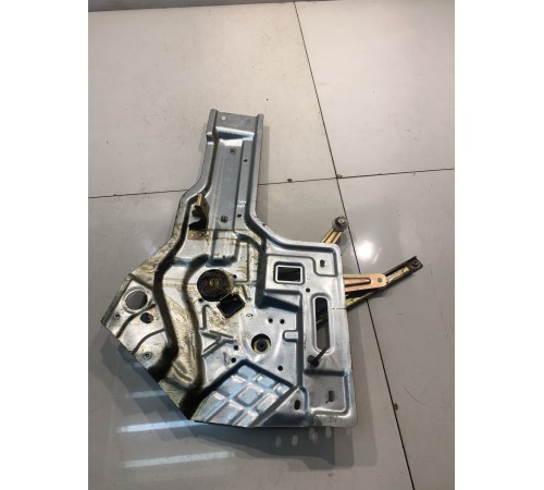 Стеклоподъемник (задний, правый)