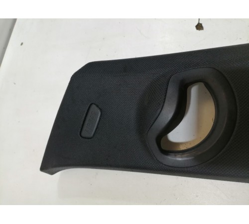 Обшивка стойки задняя правая верхняя