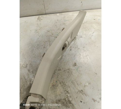 Обшивка центральной стойки левая верхняя