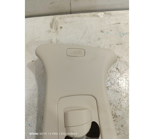 Обшивка центральной стойки левая верхняя