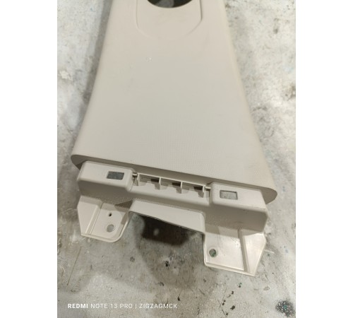 Обшивка центральной стойки левая верхняя