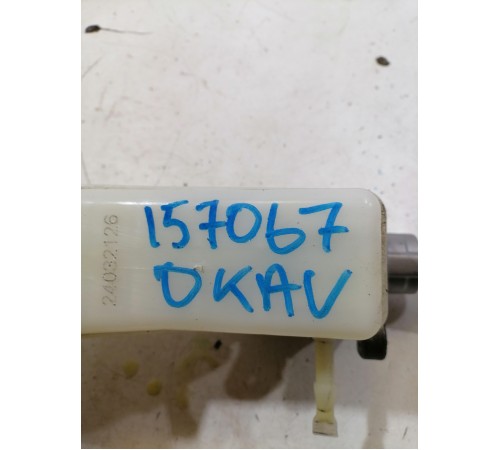 Главный тормозной цилиндр с бачком