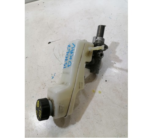 Главный тормозной цилиндр с бачком