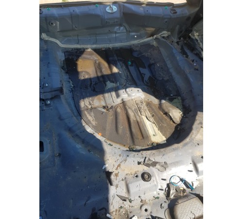 Ниша багажника (запасного колеса)