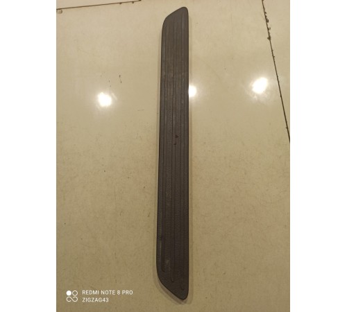 Накладка порога (передняя правая)