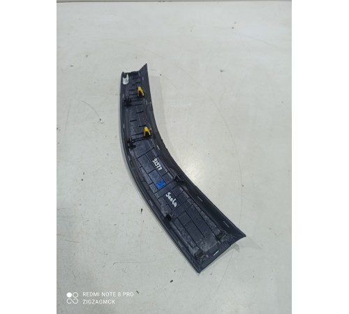 Накладка центральной консоли (правая)