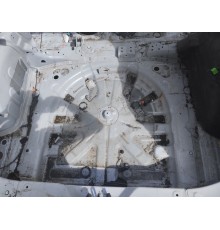 Ниша багажника запасного колеса