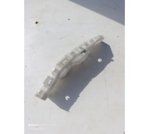 Кронштейн переднего бампера левый