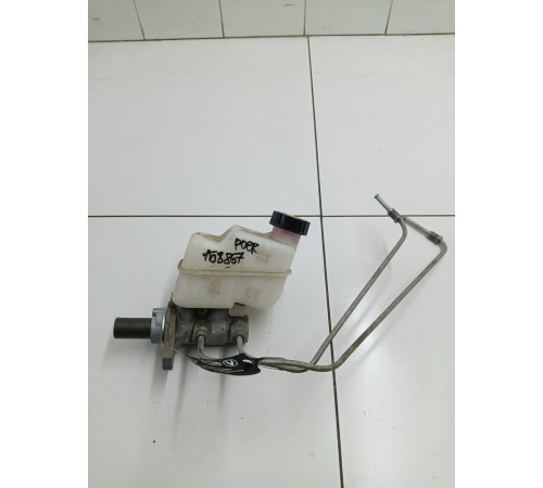 Главный тормозной цилиндр с бачком