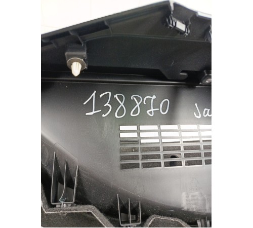 Обшивка багажника правая