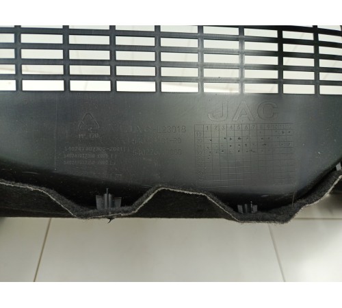 Обшивка багажника правая