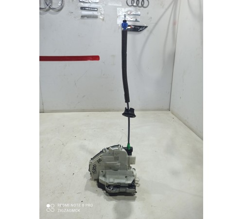 Замок двери (задний правый)