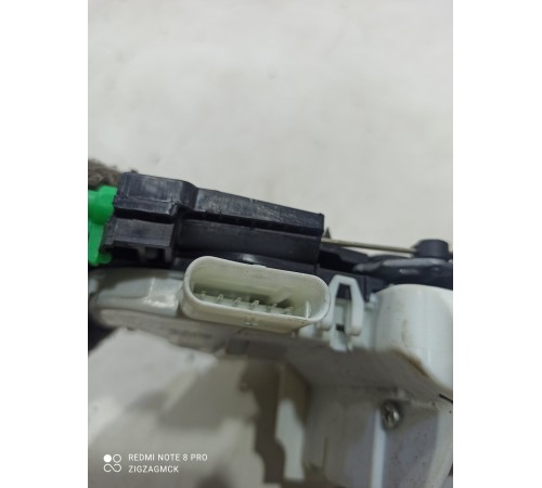 Замок двери (задний правый)