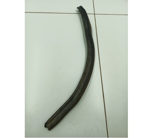 Уплотнитель крыла задний правый