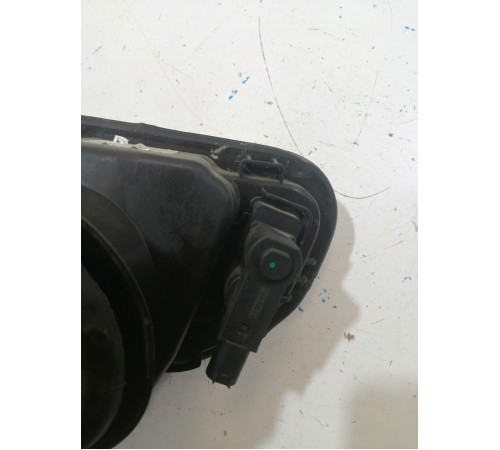 Лючок топливного бака с крышкой