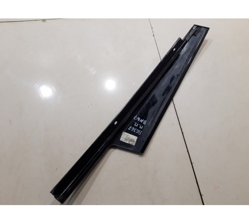 Молдинг двери(передний правый)