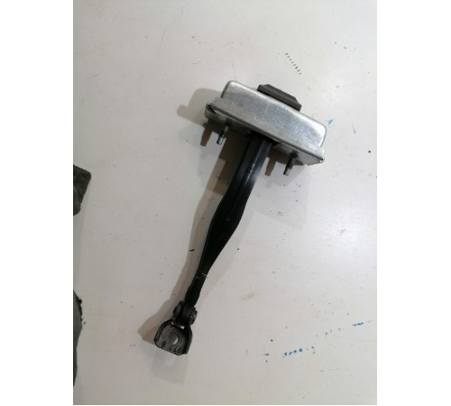 Ограничитель двери задний правый