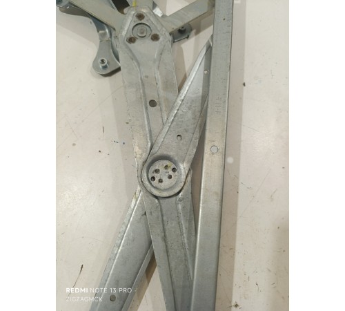 Стеклоподъемник двери передний левый