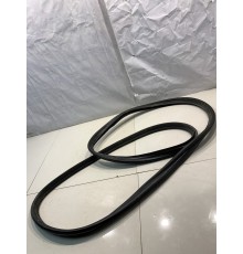 Уплотнитель двери багажника