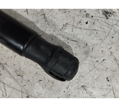 Амортизатор капота правый