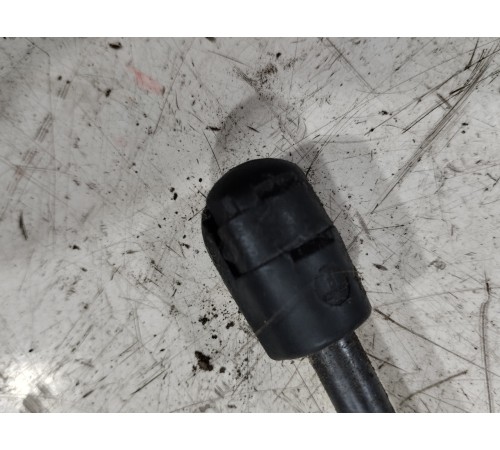 Амортизатор капота правый