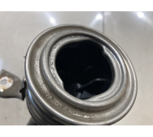 Горловина топливного бака