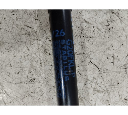 Амортизатор капота правый