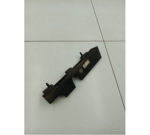 Кронштейн заднего бампера центральный