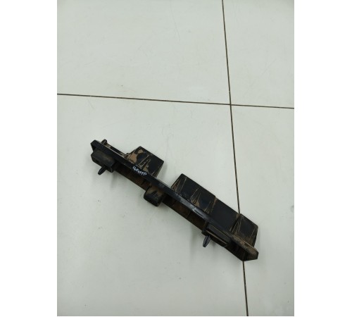 Кронштейн заднего бампера центральный