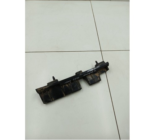 Кронштейн заднего бампера центральный