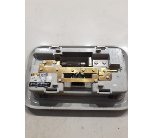 Плафон внутреннего освещения(задний)