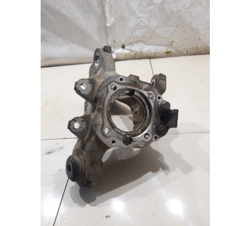 Кулак поворотный (задний, правый)