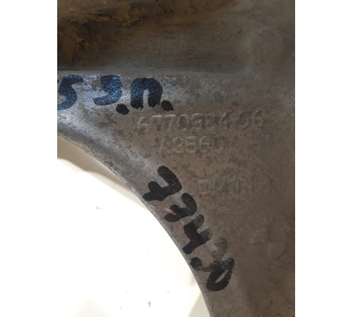 Кулак поворотный (задний, правый)