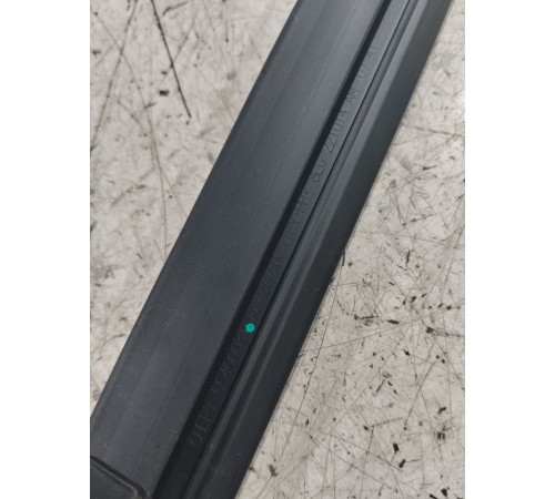 Уплотнитель стекла задний левый