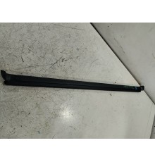 Уплотнитель стекла задний левый