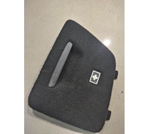 Обшивка багажника(задняя левая)