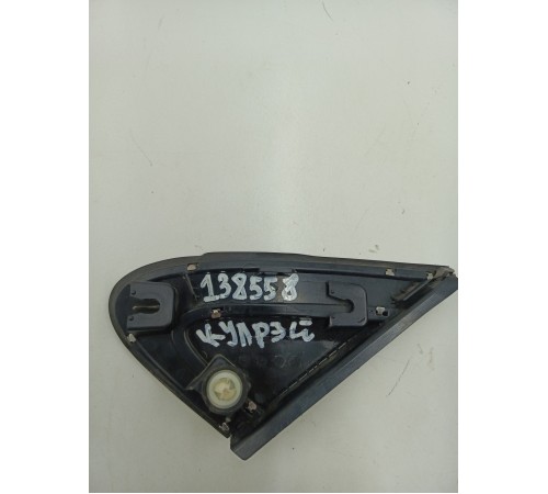 Угол двери передний правый внешний