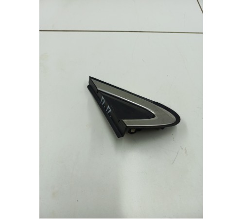 Угол двери передний правый внешний