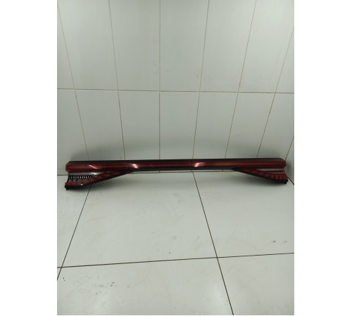 Фонарь двери крышки багажника центральный