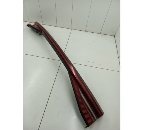 Фонарь двери крышки багажника центральный