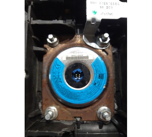 Подушка безопасности переднего пассажира